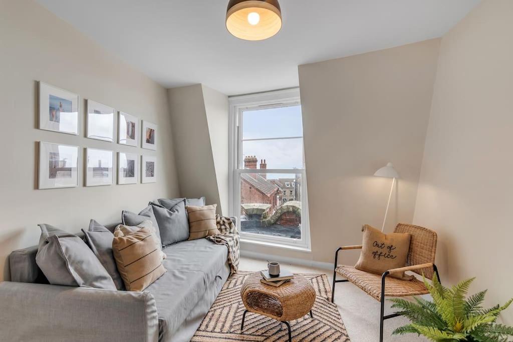 1-Bed Seaside Apartment With Parking Cromer Bagian luar foto